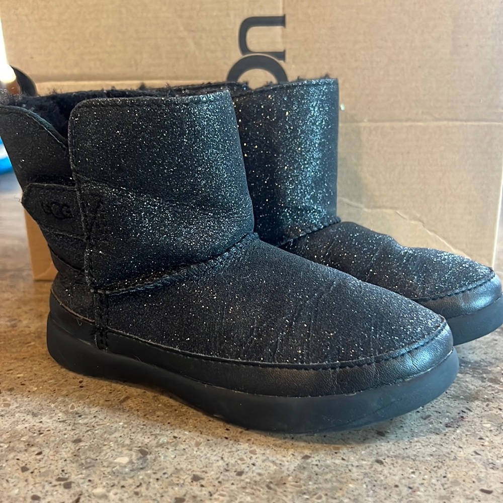 Kids UGG black sparkle boot
